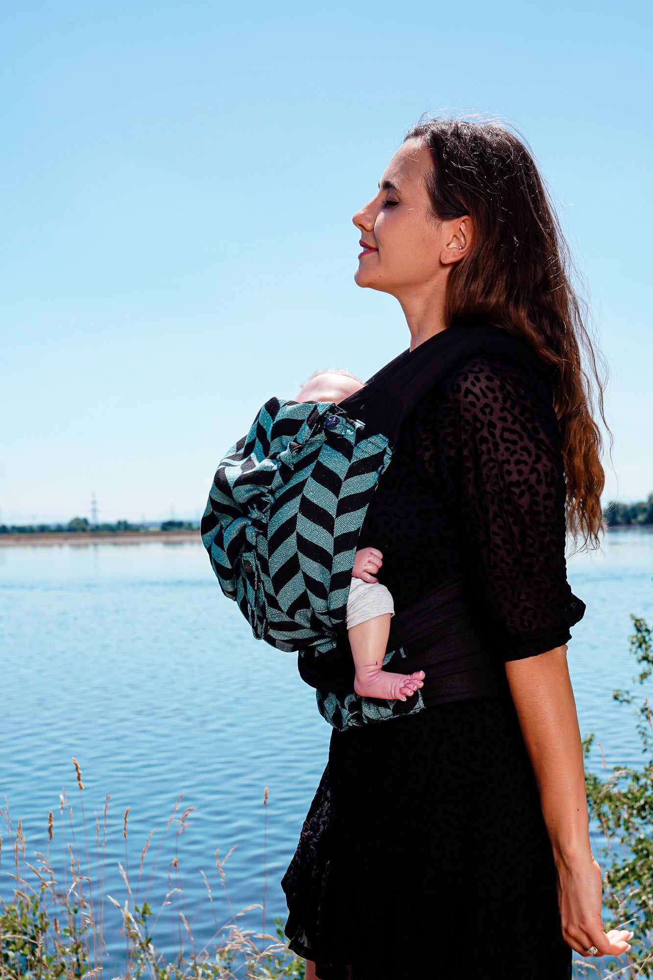 Baby Carrier TaiTai Hvem er det