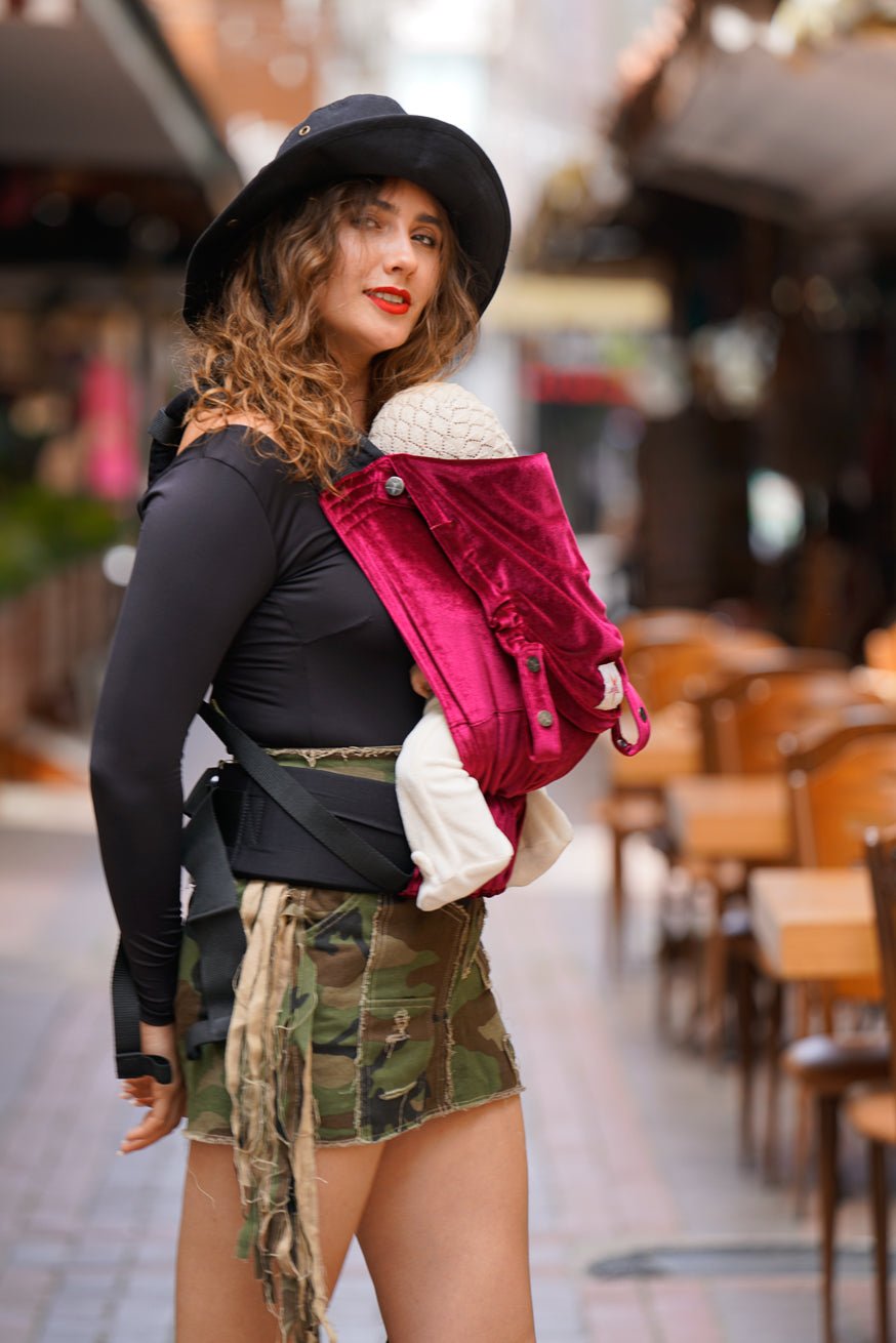 Portabebé Flip Rubí suave y aterciopelado - KOKADI